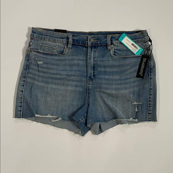 Blank NYC Sharlene Distressed Denim Shorts 14 NWT - Picture 1 of 7